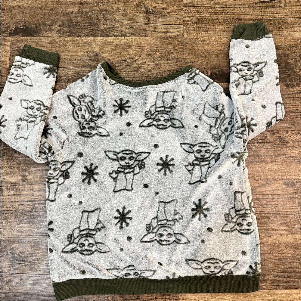 Star Wars Gray and Green Fleece Sweater - Picture 4 of 6